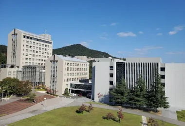 安田女子大学広島市に本部を置く私立大学です。薬学部など１５名分の枠をいただいています。
